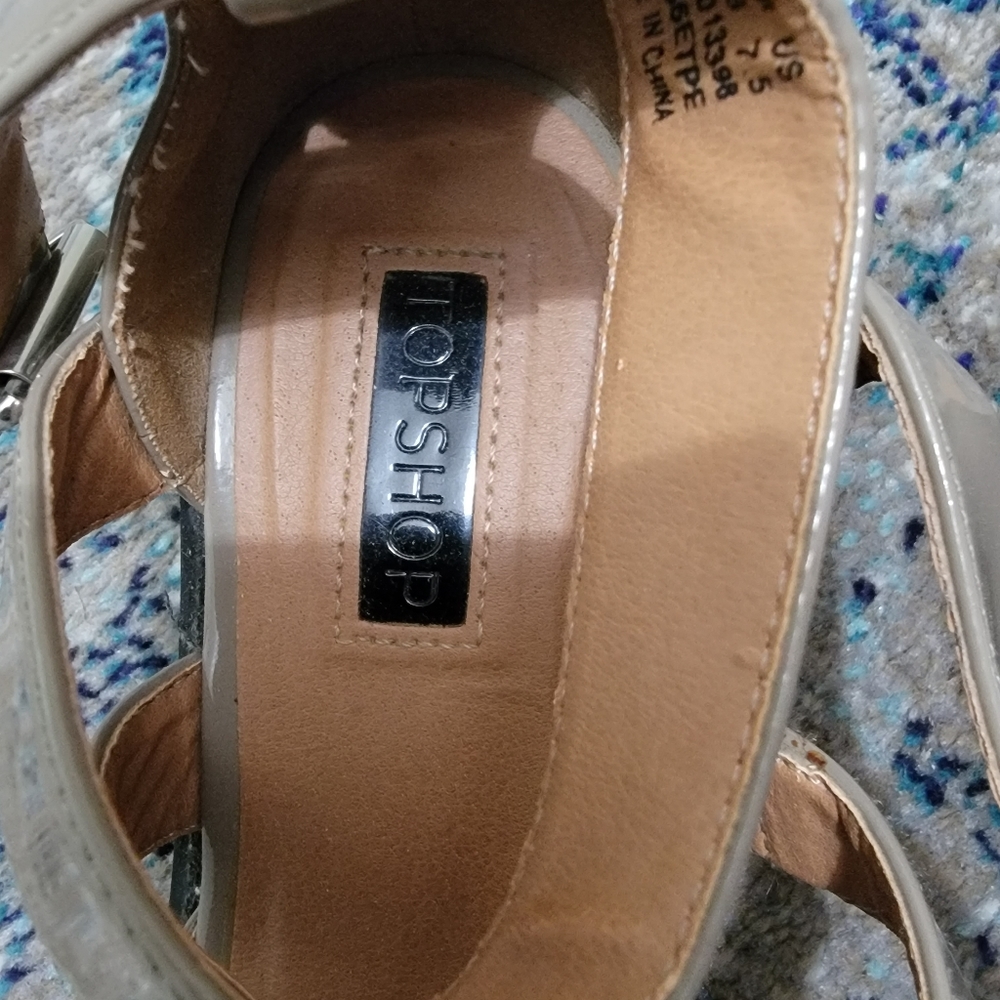 Shoes - Picture 3 of 4